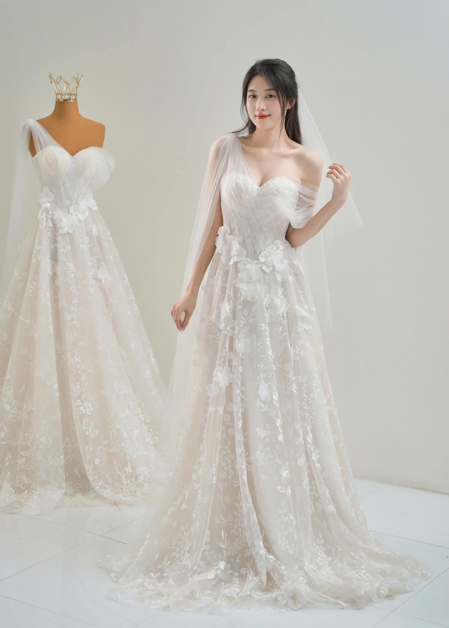 One-Shoulder Floral Lace Wedding Dress