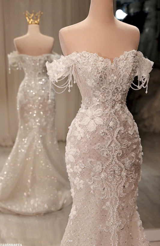 2-in-1 Sparkling Ball Gown Wedding Dress: Detachable Train & Lace